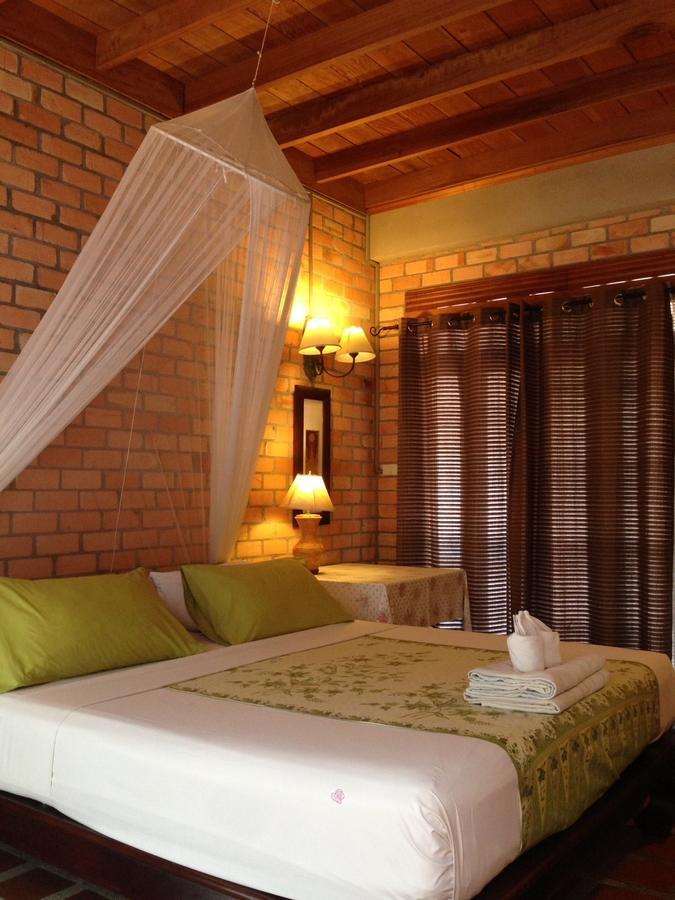 Sea Pines & Liberg Hotell Nai Yang Beach Eksteriør bilde