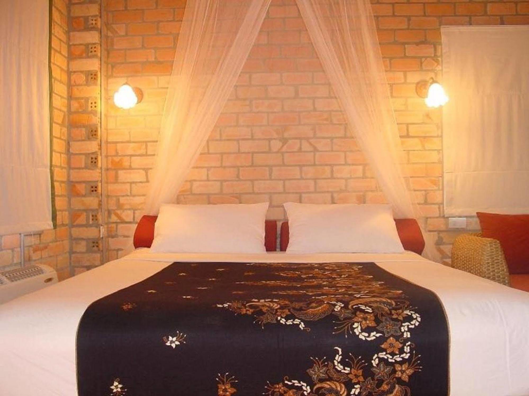 Sea Pines & Liberg Hotell Nai Yang Beach Eksteriør bilde